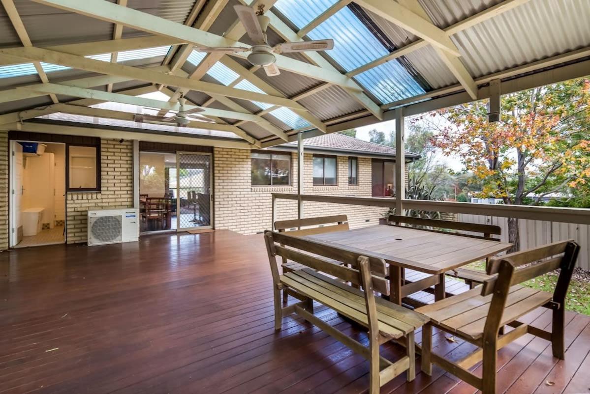 Spacious And Restful Holiday Home With Backyard Weetangerra Dış mekan fotoğraf